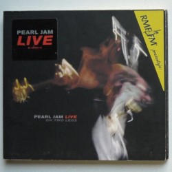 Pearl Jam - Live – On Two Legs