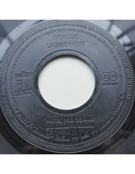 Laskowski Janusz - Uśmiech w deszczu / Hotel pod Dębami